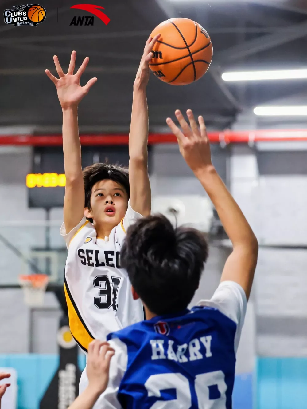 孙俪邓超儿子打球近照曝光，等等表现帅气有范