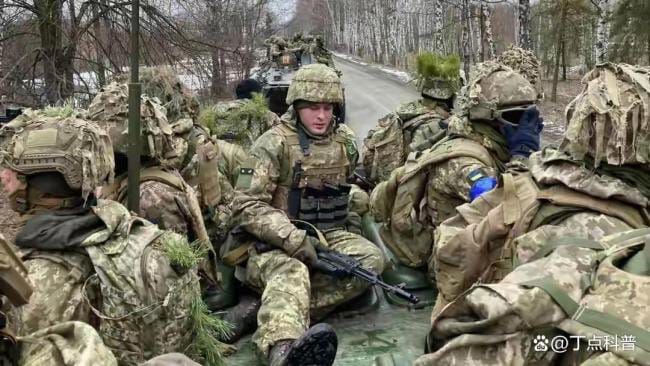 紅軍城近日傷亡慘重,但俄軍仍處於下風,帳號「Chuck Pferrer」認為,俄軍不太可能在冬季徹底到來之前突破頓涅茨克。 圖:翻攝自 X@alloveragain