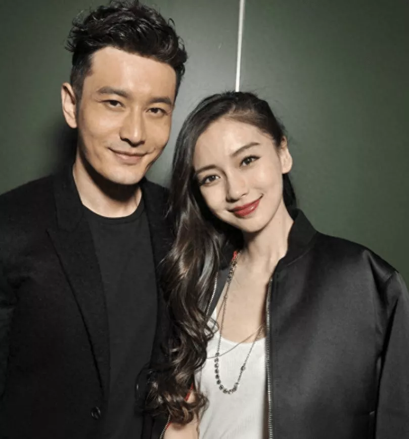 杨颖黄晓明合体带孩子,走路隔5米毫无交流