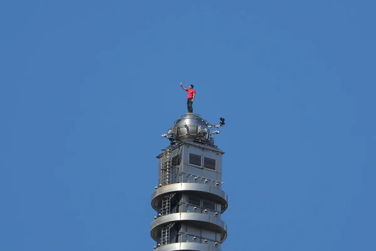 霍诺德成功登顶台北101 中国网民热议 霍诺德成功登顶台北101 中国网民热议
