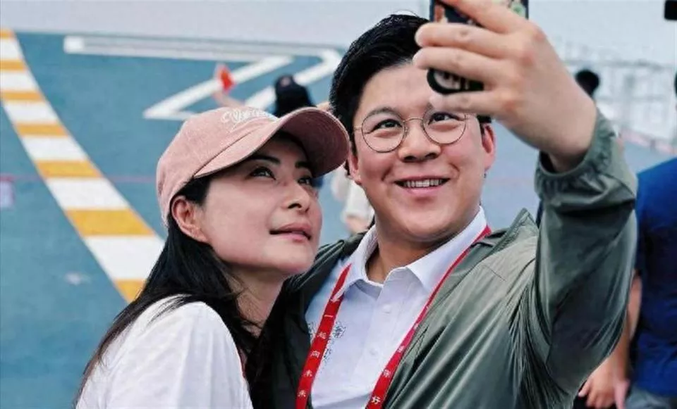 朱玲玲:曾经也想放下霍震霆,奈何离婚20年,小儿子始终没后妈