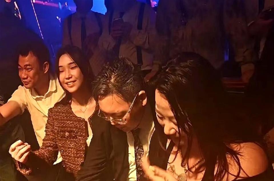 央视春晚二次联排 秦海璐刘涛亲和力十足 44岁薛凯琪嫩如少女