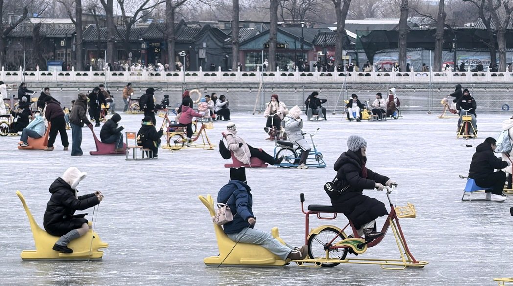29日起一连3天,新一轮大范围雨雪侵袭大陆,部分地区有大到暴雪。 图为1月25日... 29日起一连3天,新一轮大范围雨雪侵袭大陆,部分地区有大到暴雪。 图为1月25日...