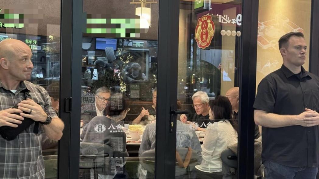 大陆外交部27日于记者会上表示,正在移动设在黄海的移动管理平台。南韩总统府青瓦台... 大陆外交部27日于记者会上表示,正在移动设在黄海的移动管理平台。南韩总统府青瓦台...