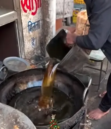 印度人的手搓饼干,成功让欧美人吃上了屎 印度人的手搓饼干,成功让欧美人吃上了屎