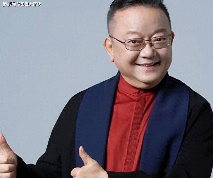 被传卖掉四合院移民美国的王刚，已经走上了另一条路