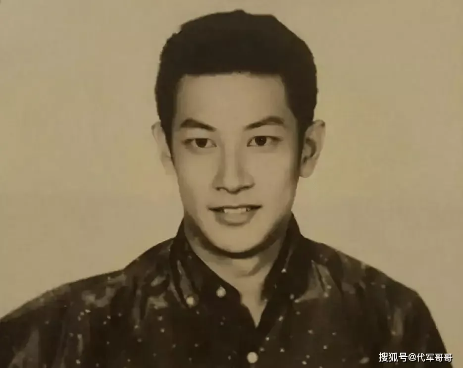 他曾与谢贤齐名，女儿拒绝相认，最后孤独去世