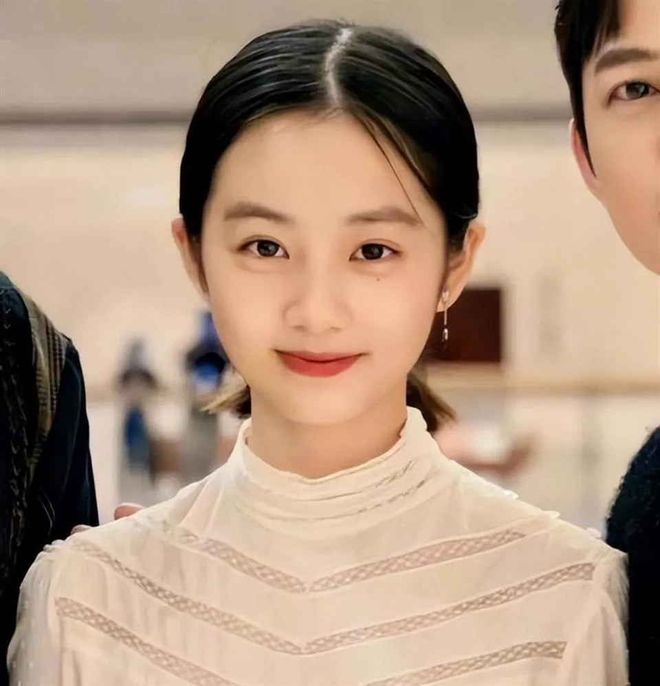 黄磊深夜破防！全英文声明救不了女儿，这次输在哪？