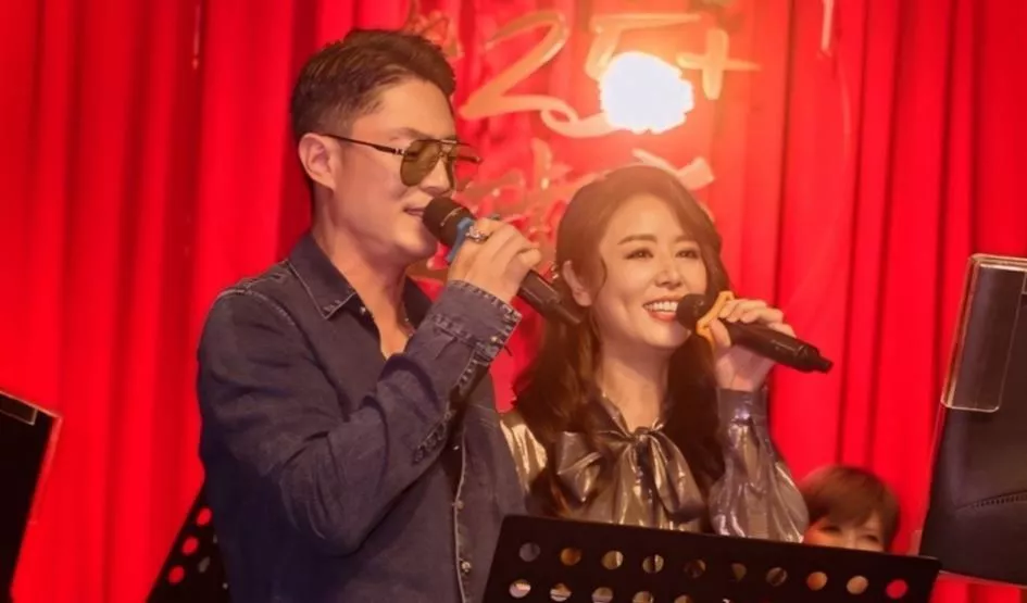 林心如50岁生日派对,霍建华献唱