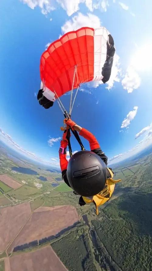 绝望：北大女博士倒挂长城2小时，目睹自己坠亡