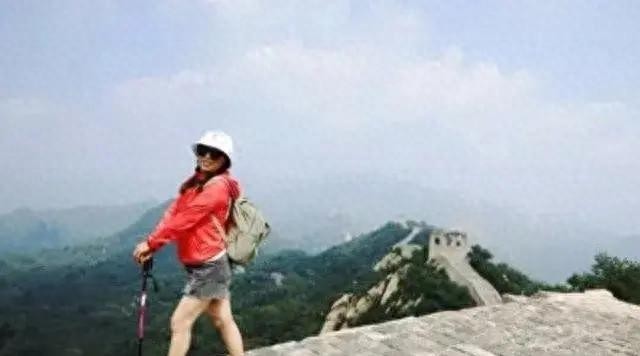 绝望：北大女博士倒挂长城2小时，目睹自己坠亡