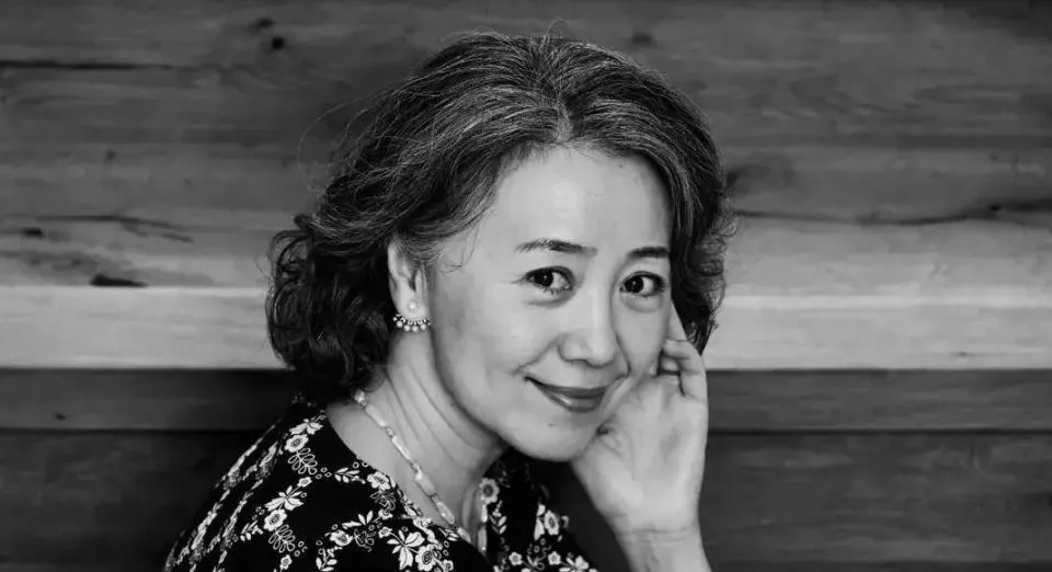 任程伟夫妇卖掉北京房子,办过户被偶遇,黄蕾头发半白但气质优雅