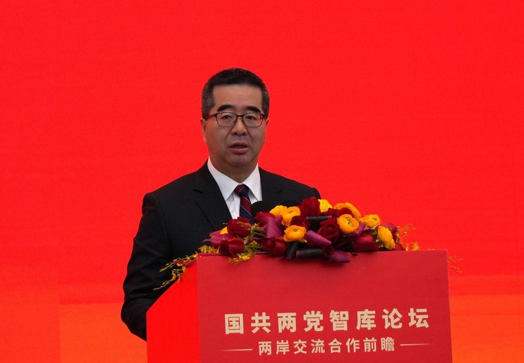 国民党副主席萧旭岑致词时喊话,应该要两岸合作赚世界的钱,不要两岸对立,让其他外国... 国民党副主席萧旭岑致词时喊话,应该要两岸合作赚世界的钱,不要两岸对立,让其他外国...