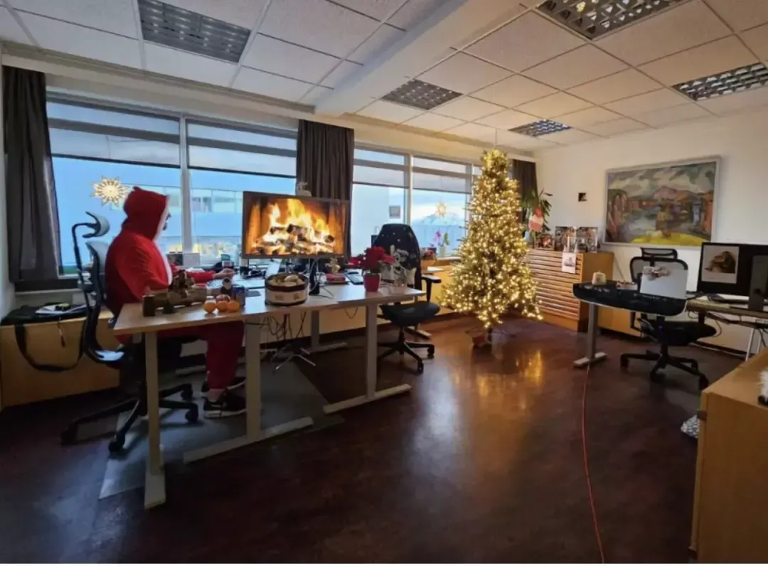 45岁中国人“上岸”冰岛公务员,年休假30天 45岁中国人“上岸”冰岛公务员,年休假30天