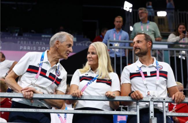 麻烦了,挪威王储妃和淫魔交往细节越扒越有 麻烦了,挪威王储妃和淫魔交往细节越扒越有