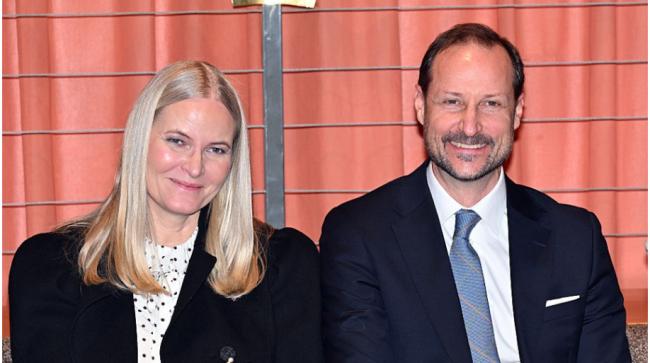 麻烦了,挪威王储妃和淫魔交往细节越扒越有 麻烦了,挪威王储妃和淫魔交往细节越扒越有