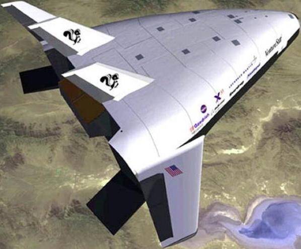NASA X-33 无人试验太空飞机想像图,主打线性气尖引擎;该计画于2001 年中止,如今相关技术被德国重新验证。 (图取自NASA)