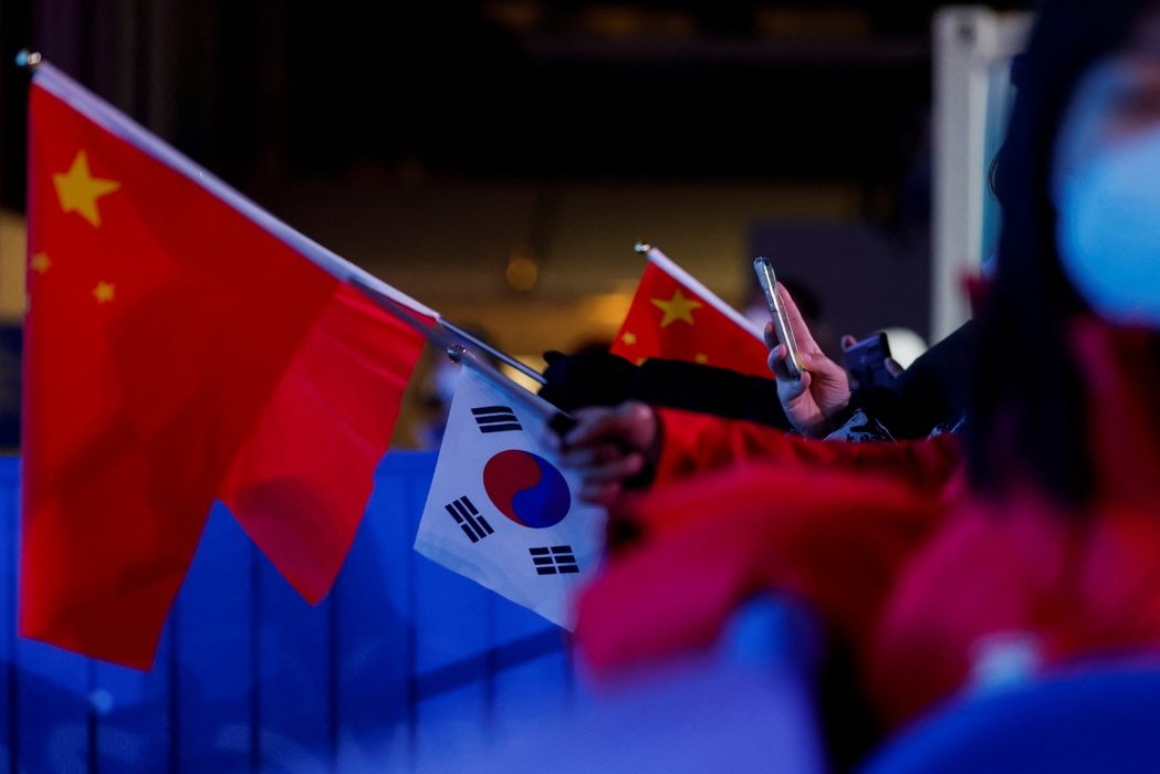 南韩官方统计数据显示,2025年共有逾1.1万名外国人入籍韩国,其中过半来自中国... 南韩官方统计数据显示,2025年共有逾1.1万名外国人入籍韩国,其中过半来自中国...