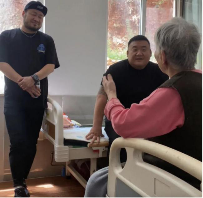 装孙子  正在职业化   中国人开始 