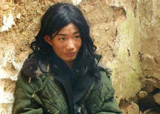 21世纪，有人的死因是因为“太懒”，被懒死的概率有多大呢？可能还比不上一脚踩空，摔倒的地方刚好有颗钉子，最后意外死亡。很多人可能都不能理解，现代社会，无论再怎么贫困，也应该能找到一点养活自己的门路吧，无论是去工地搬砖又或者是去小区当保安，再