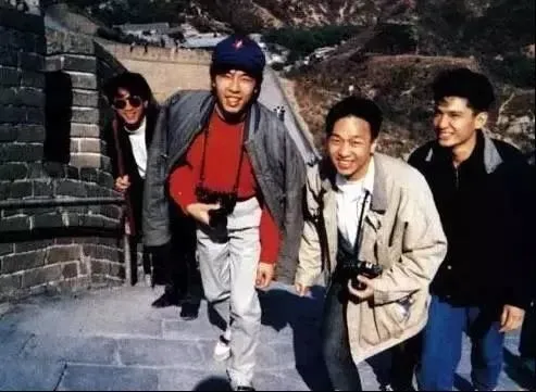 顶流巨星，命悬一线