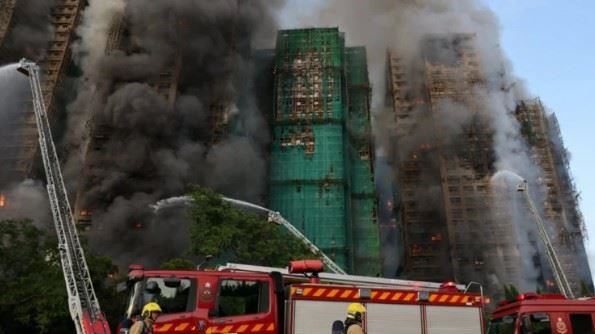香港新界大埔宏福苑日前发生的五级严重火警,短时间内夺走上百条性命。 (图/翻摄自Threads)