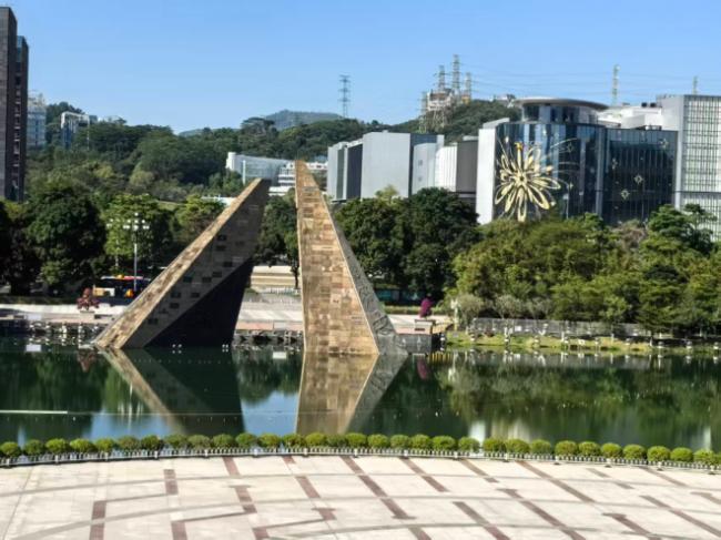 前同事900万买的房子，跌得她不敢查价格了