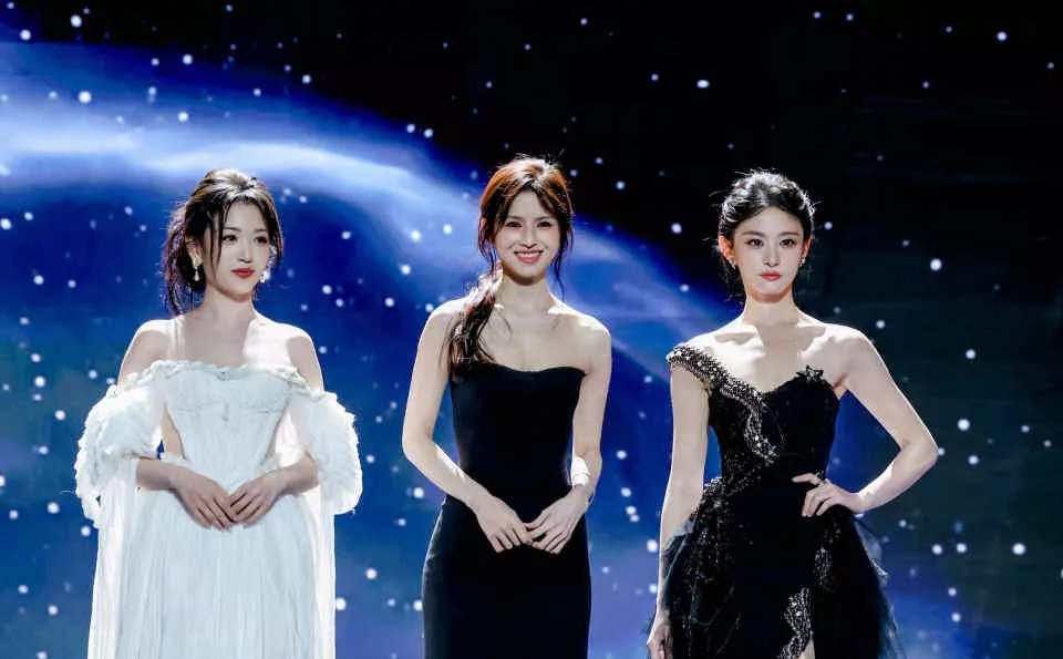 微博之夜女星红毯出炉，陈都灵瘦脱相