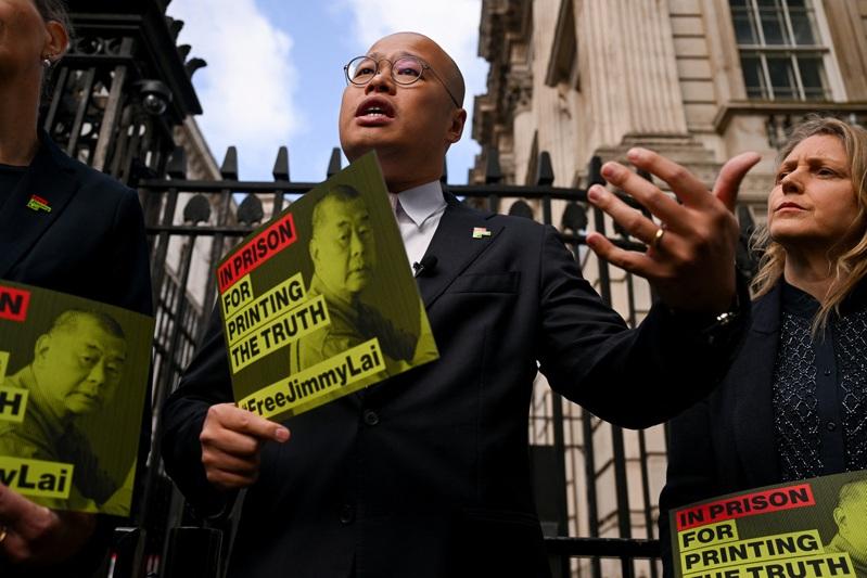 黎崇恩希望美国总统特朗普和英国首相施凯尔能够继续向中国提出有关父亲黎智英的问题,父亲是英国公民。 (路透数据照) 黎崇恩希望美国总统特朗普和英国首相施凯尔能够继续向中国提出有关父亲黎智英的问题,父亲是英国公民。 (路透数据照)