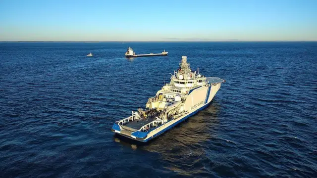 芬兰当局控制涉嫌损坏 Elisa 所营运海底电信电缆的船只后,事发海域的景象