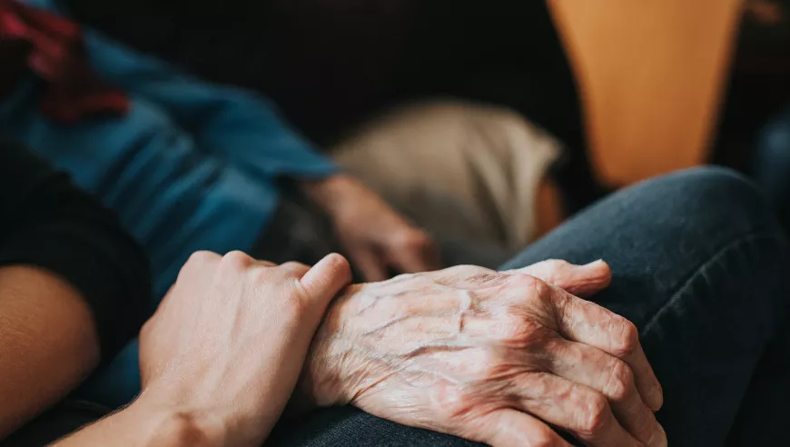 “与其在外头打工当孙子，不如回家当孙子”