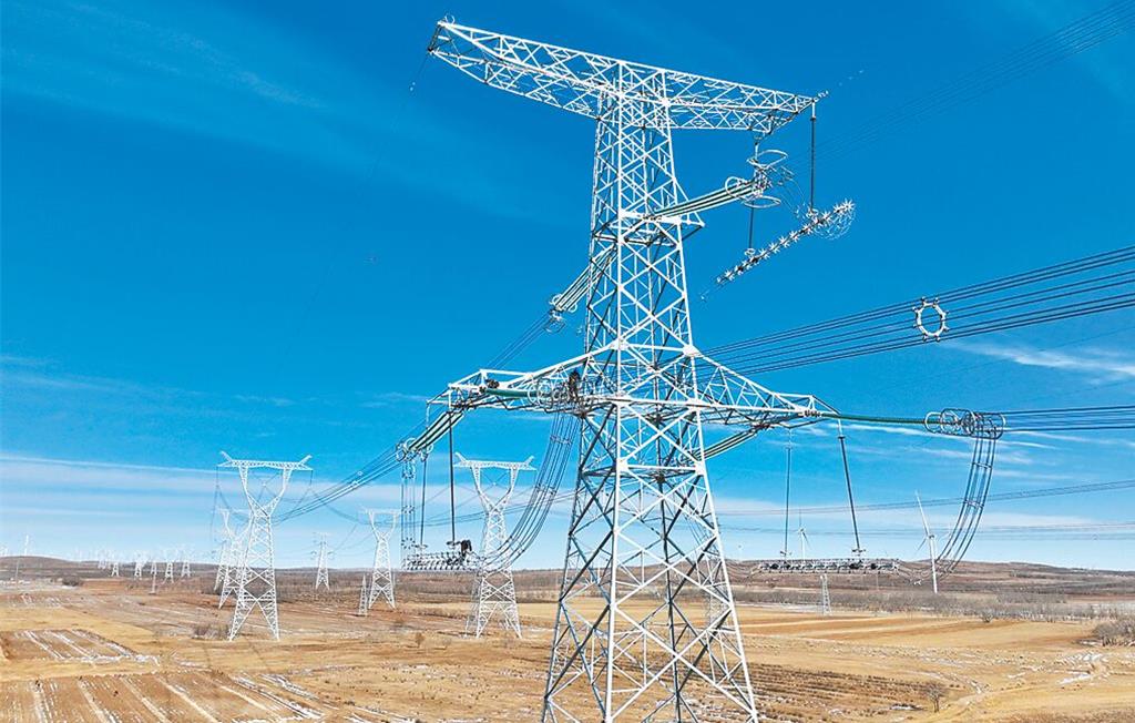 重大突破！ 大陆超大电力系统转向国产求解器「天权」，性能平均超越美国求解器14%。 （新华社）