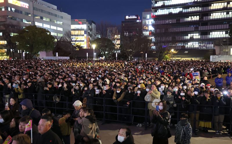近来高市早苗在多地展开街头演说，都吸引爆满人潮。 （图/美联社/达志影像）