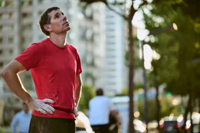 霍诺德的挑战是否过度“表演化”引起攀岩圈争论