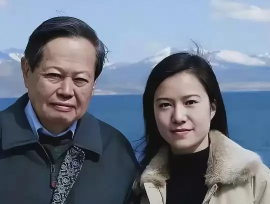 杨振宁妻子翁帆曾自白:为了丈夫的身体,我16年来都是早睡早起 杨振宁妻子翁帆曾自白:为了丈夫的身体,我16年来都是早睡早起