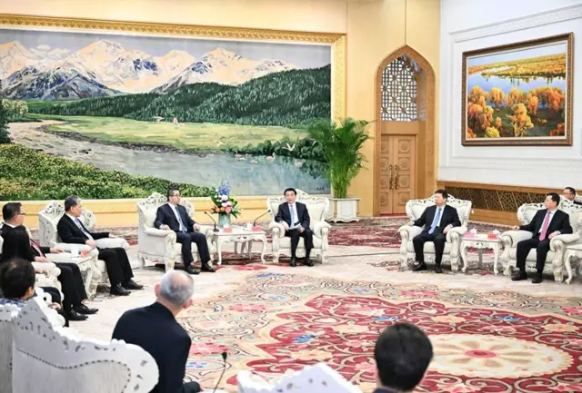 中国全国政协主席王沪宁在国共论坛期间接见国民党副主席及智库代表。