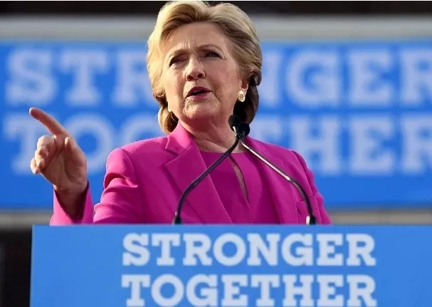 希拉里强硬发声:想战斗,就公开进行吧