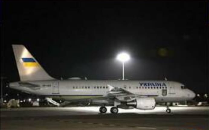 乌克兰总统泽连斯基访问爱尔兰的专机遭到4架军用无人机跟踪。 图 ： 翻摄自Alamy Stock pile