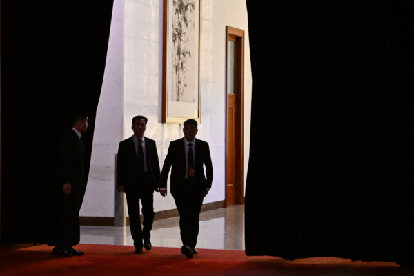 两中共政协委员被撤销资格 含温家宝前秘书