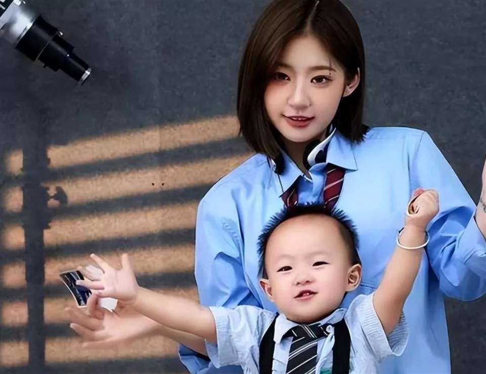 王思聪没想到!前女友断了财路后 女儿成摇钱树