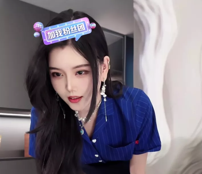 网红直播炫耀非洲老公，直言他是部落酋长