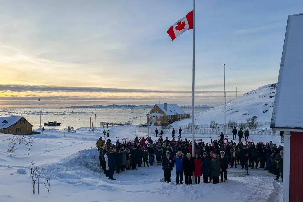 开领事馆、派巡逻舰，加拿大为何在格陵兰岛插旗？