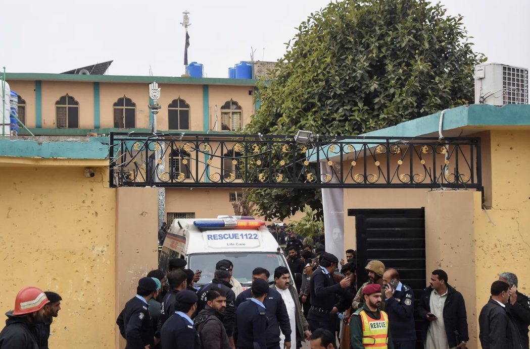 巴基斯坦首都伊斯兰堡1座清真寺6日发生严重爆炸事件,造成重大人员伤亡。(路透) 巴基斯坦首都伊斯兰堡1座清真寺6日发生严重爆炸事件,造成重大人员伤亡。(路透)