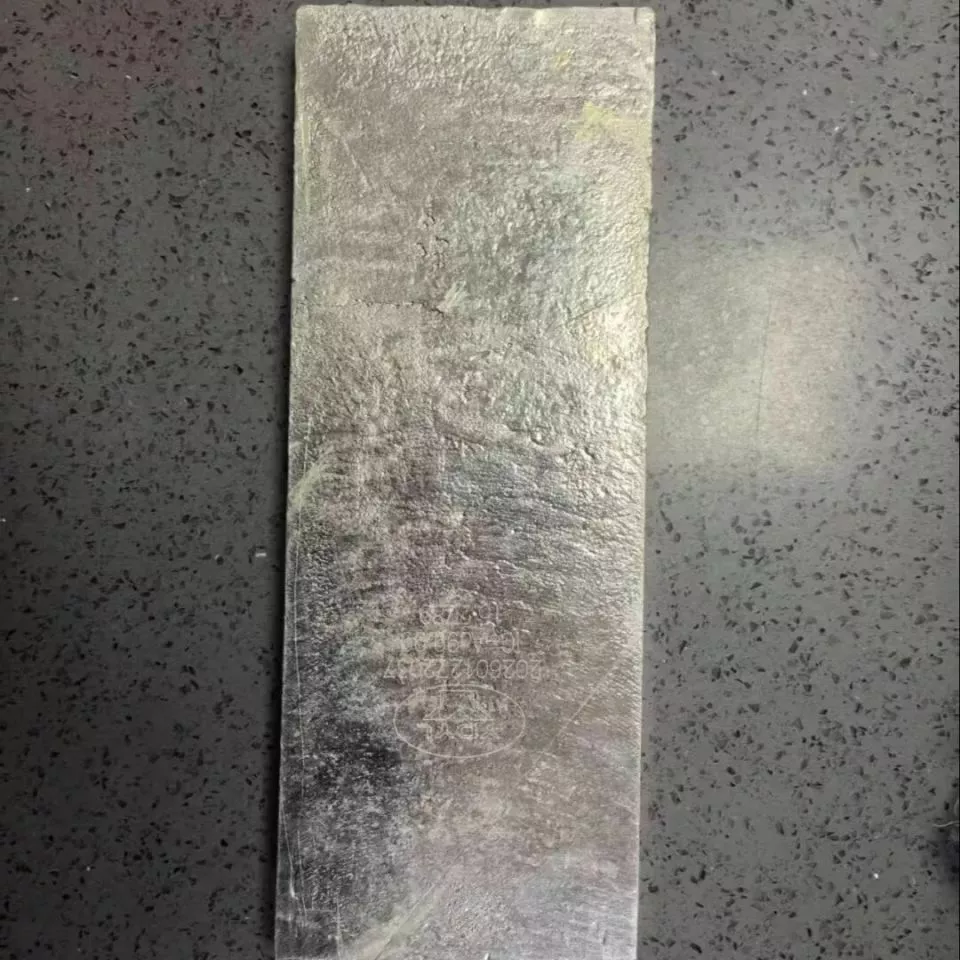 男子网购椅子，多出一块15公斤银板?