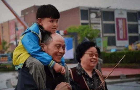 为什么儿媳不想让公婆带孙子，而选择自己带孩子，问题在哪里？