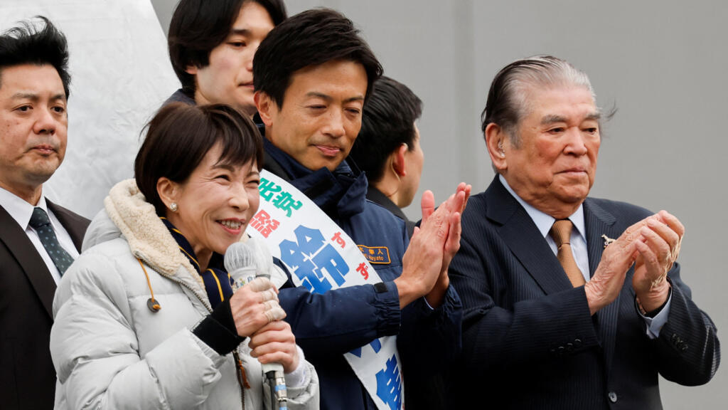 日本首相兼自民党总裁高市早苗周六在东京举行的竞选活动中发表讲话。