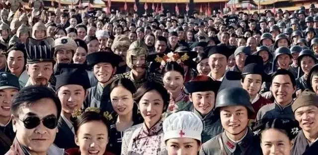 横店13万群演现状:美女泛滥 懒汉遍地