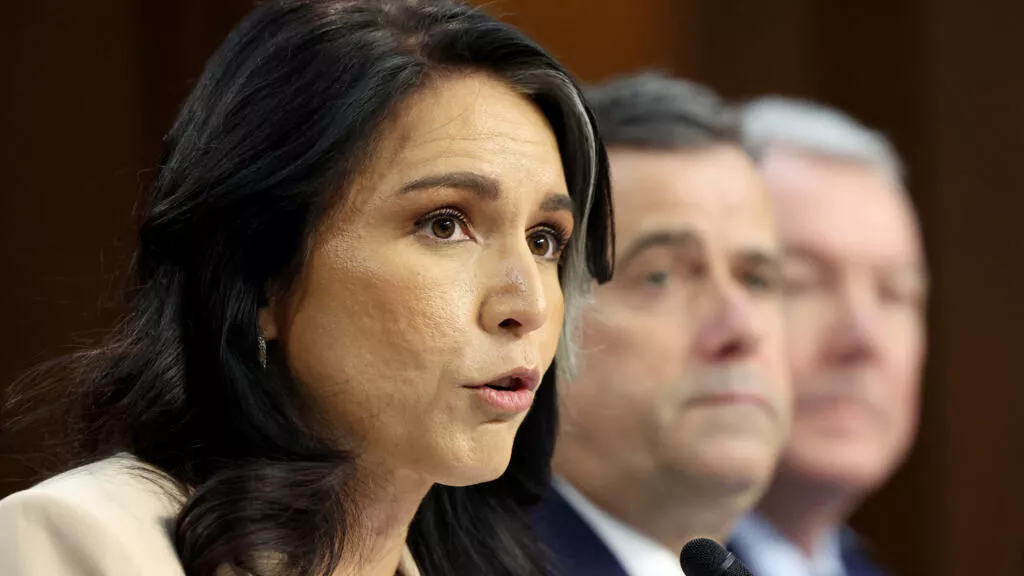 美国安体系罕见内爆 国家情报总监加巴德摊上事了