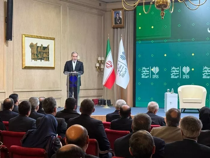 伊朗外长:美国只有这么做,谈判才会取得成果