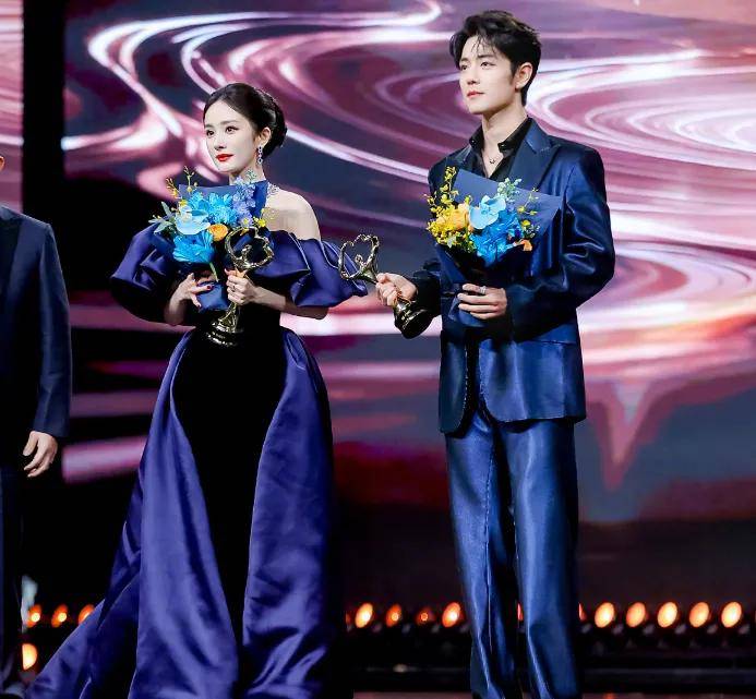 换座风波还没结束！辛芷蕾大粉下场维权